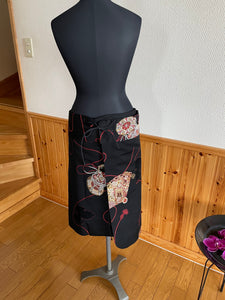 世界で一点もの　着物羽織で作った巻きスカート 　「Sold Out」